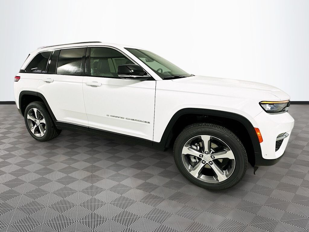 New 2025 Jeep Grand Cherokee Limited SUV