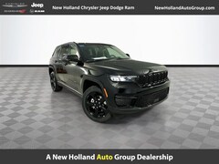 2025 Jeep Grand Cherokee Laredo SUV V-6 cyl