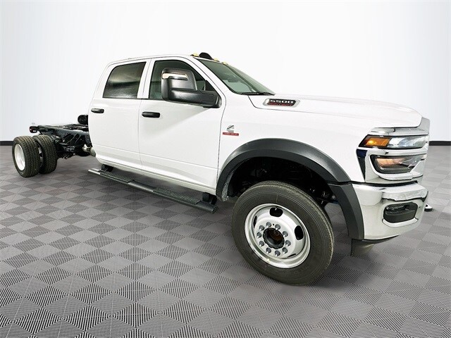 2026 Ram 5500 Tradesman photo 3