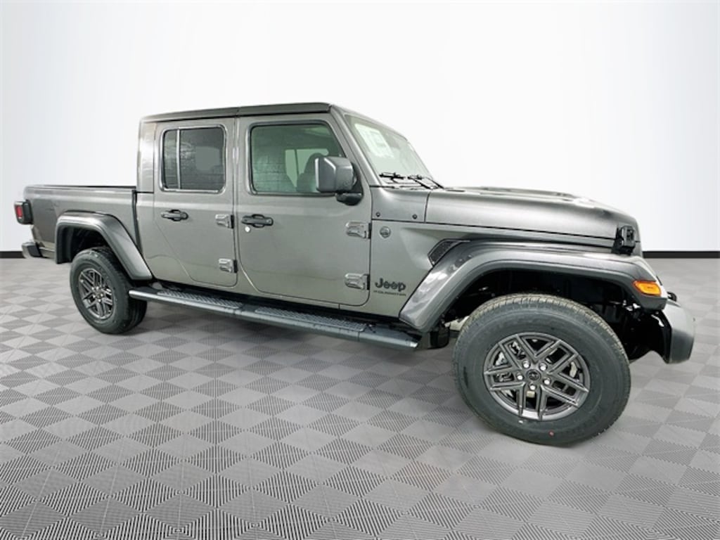 New 2026 Jeep Gladiator Sport Truck Crew Cab