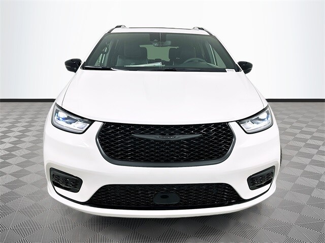 2026 Chrysler Pacifica Limited photo 2