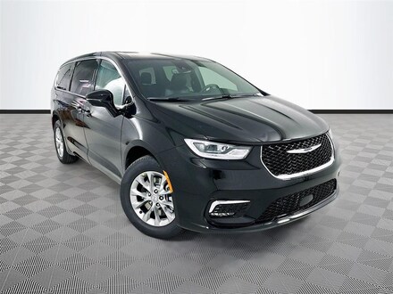 2026 Chrysler Pacifica Select Van Passenger Van V-6 cyl