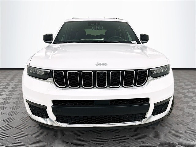 2025 Jeep Grand Cherokee Limited photo 2