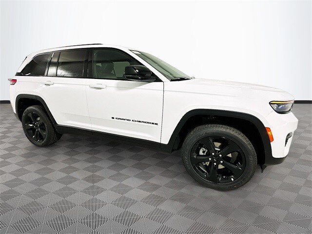 2025 Jeep Grand Cherokee Altitude X photo 3