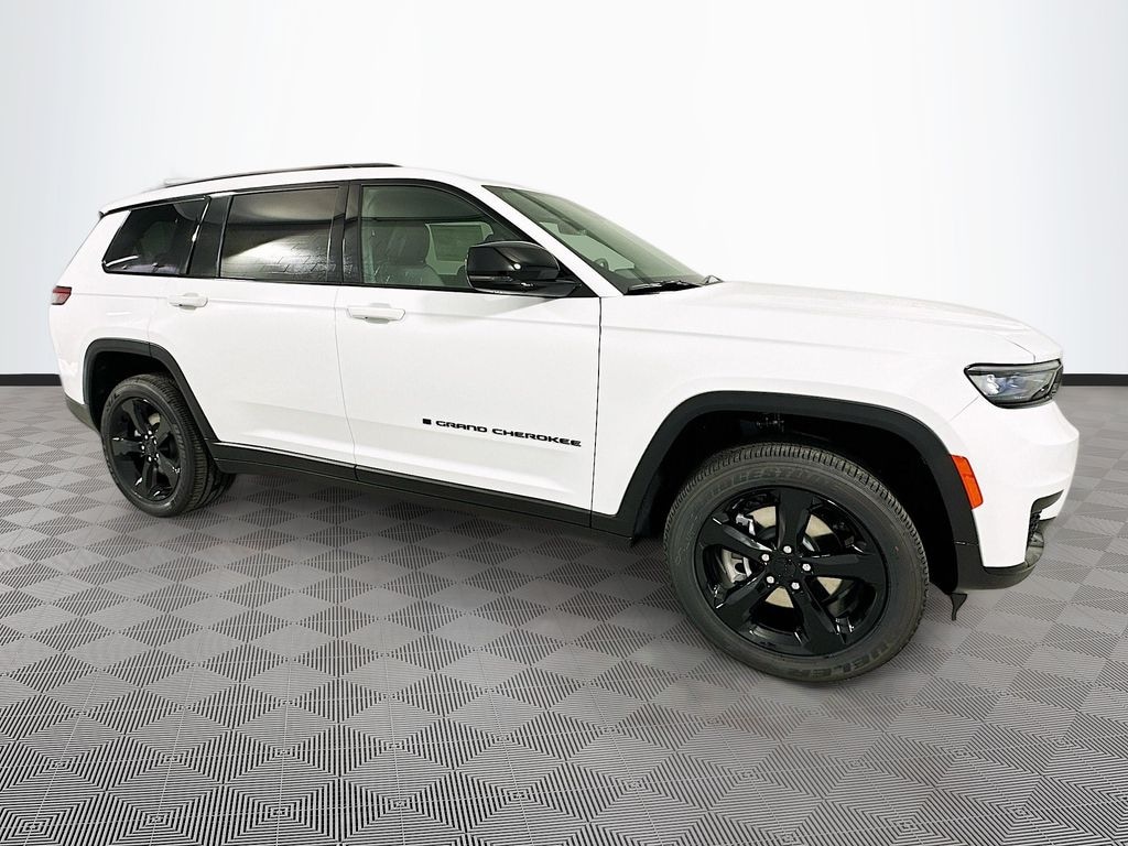New 2025 Jeep Grand Cherokee L Laredo SUV