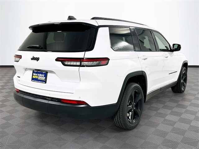 2025 Jeep Grand Cherokee Laredo photo 4