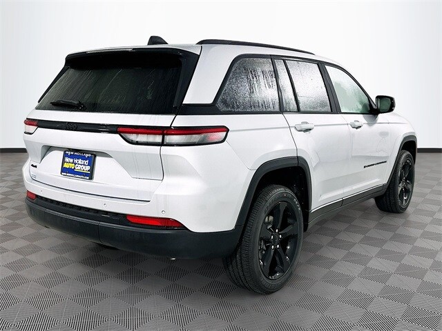 2025 Jeep Grand Cherokee Laredo Altitude X photo 4
