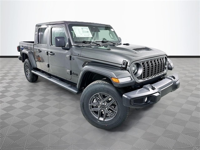 2026 Jeep Gladiator Sport S's photo
