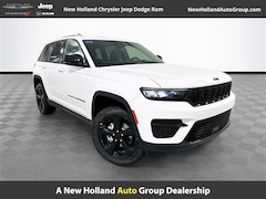 2025 Jeep Grand Cherokee Laredo SUV V-6 cyl