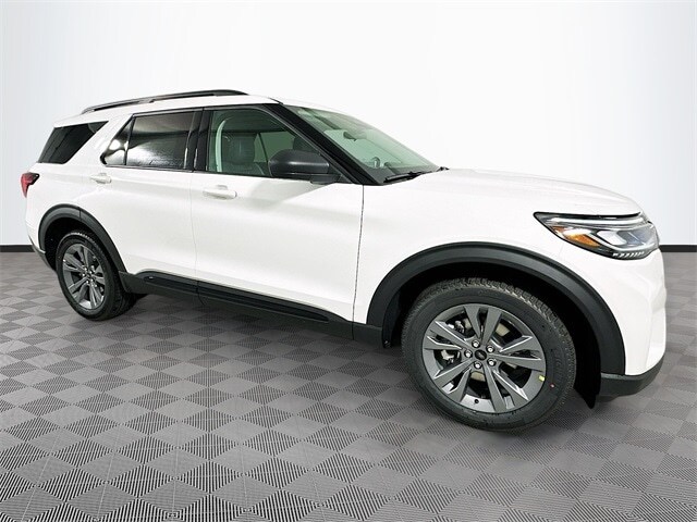 2026 Ford Explorer photo 2