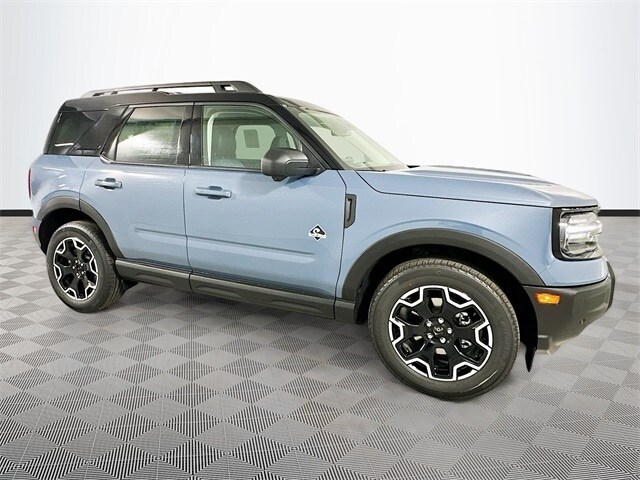 2025 Ford Bronco Sport Outer Banks photo 2