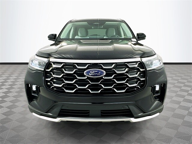 2025 Ford Explorer Platinum photo 2