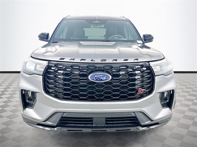 2025 Ford Explorer ST photo 2