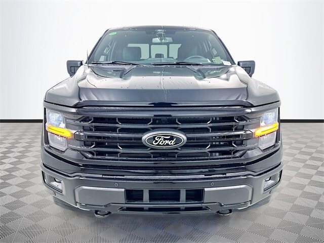 2025 Ford F-150 XLT photo 2