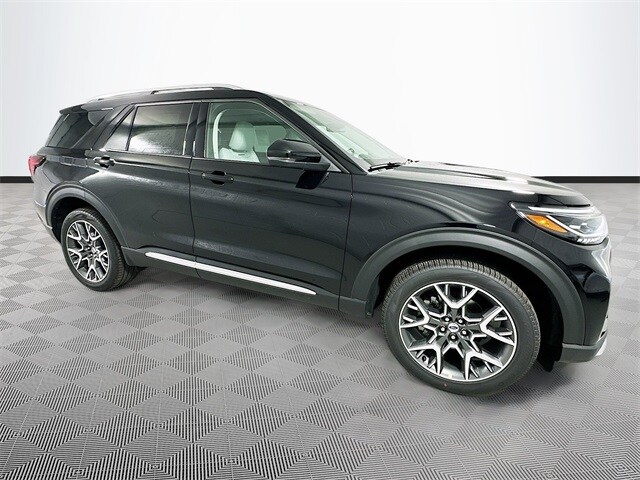 2025 Ford Explorer Platinum photo 3