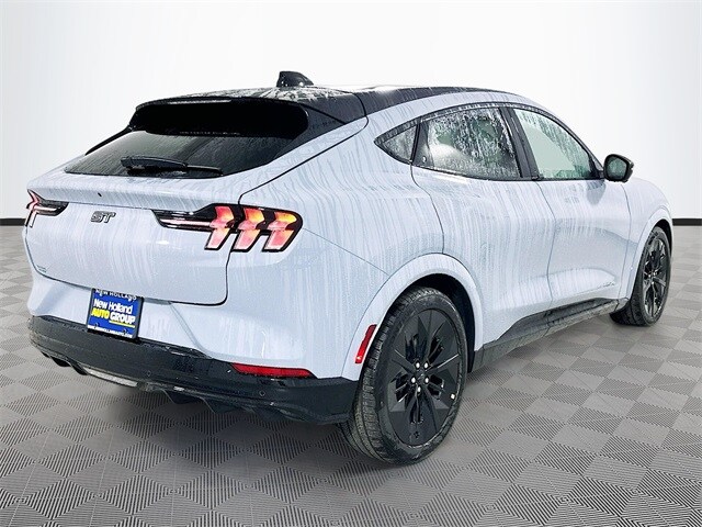 2025 Ford Mustang Mach-E GT photo 4