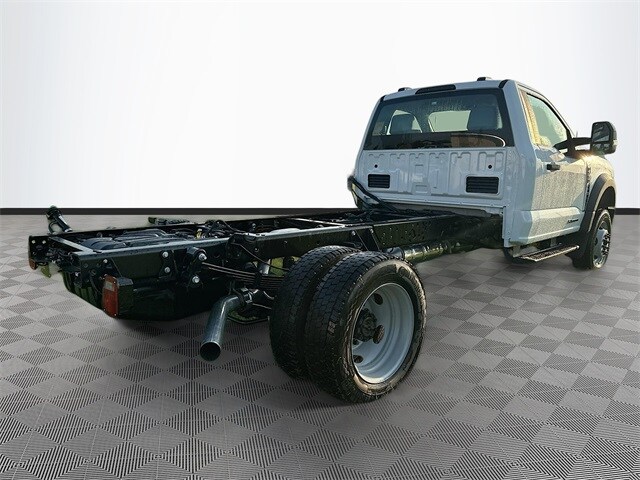 2025 Ford F-550 XL photo 4