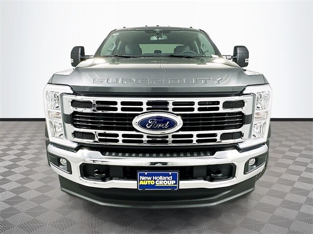 2026 Ford F-450 photo 2