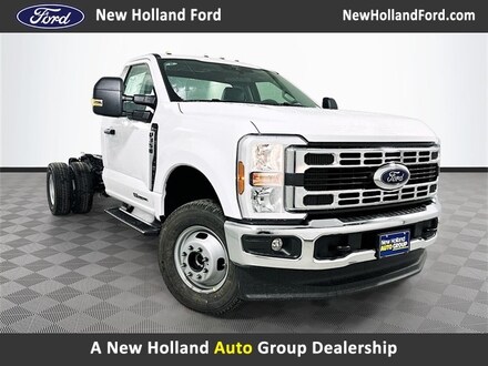 2025 Ford F-350 Chassis Truck Regular Cab V-8 cyl
