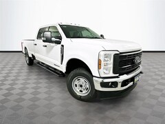2026 Ford F-350 XL Truck Crew Cab V-8 cyl