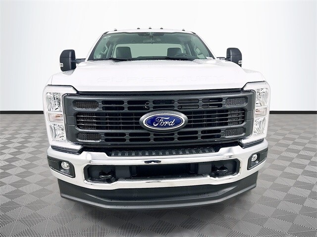 2025 Ford F-250 XL photo 2