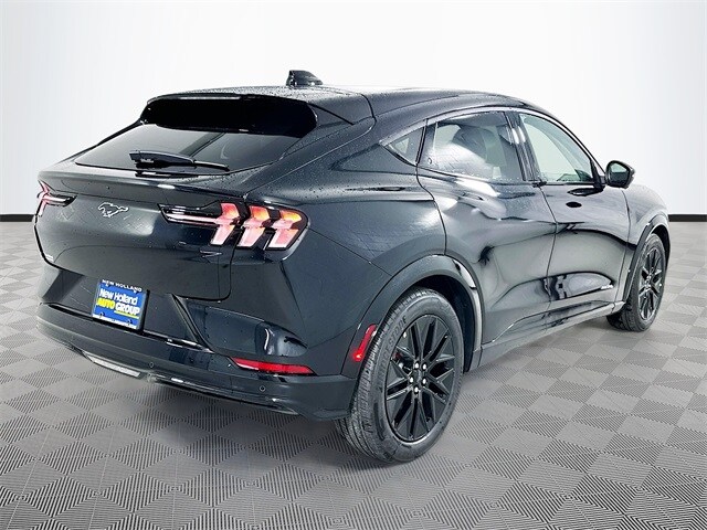 2025 Ford Mustang Mach-E Premium photo 4