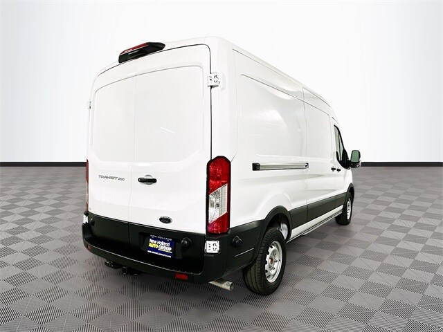 2025 Ford Transit photo 4