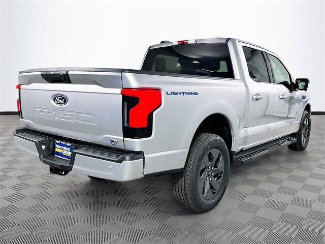 2025 Ford F-150 Lightning photo 3