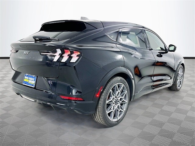 2025 Ford Mustang Mach-E GT photo 4