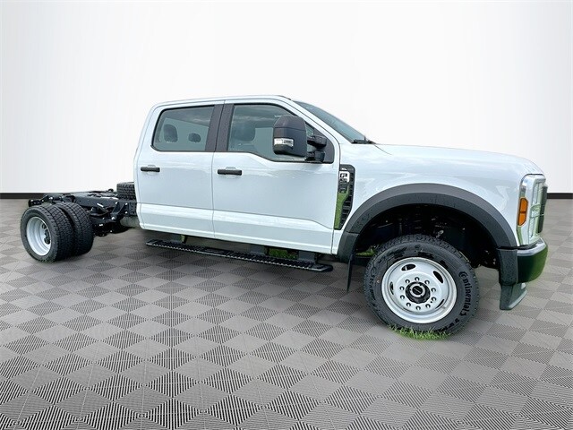 2025 Ford F-550 XL photo 2