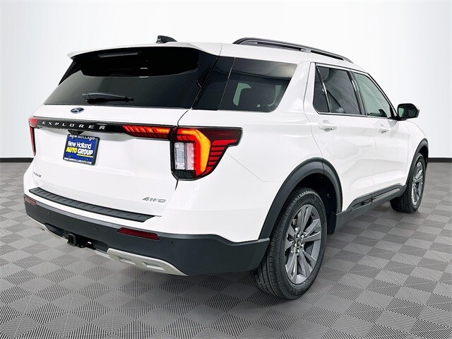 2026 Ford Explorer photo 3
