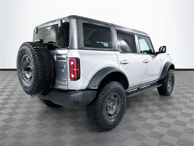 2024 Ford Bronco Outer Banks photo 4