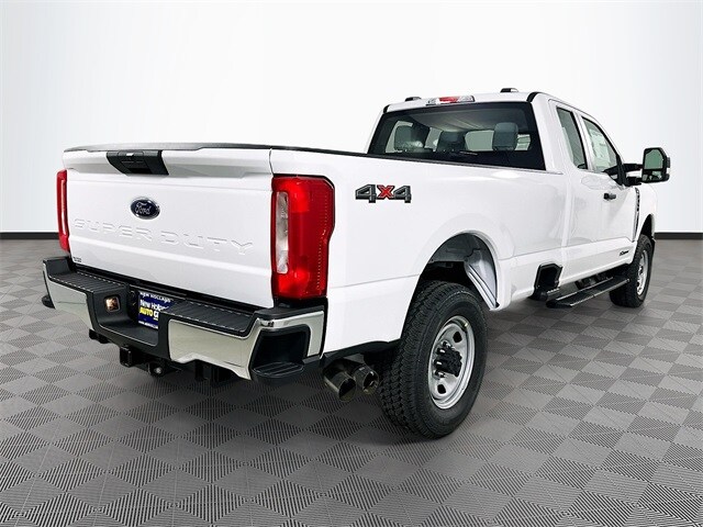 2026 Ford F-350 XL photo 4