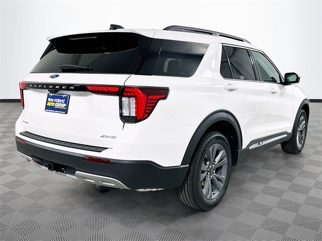 2025 Ford Explorer photo 4