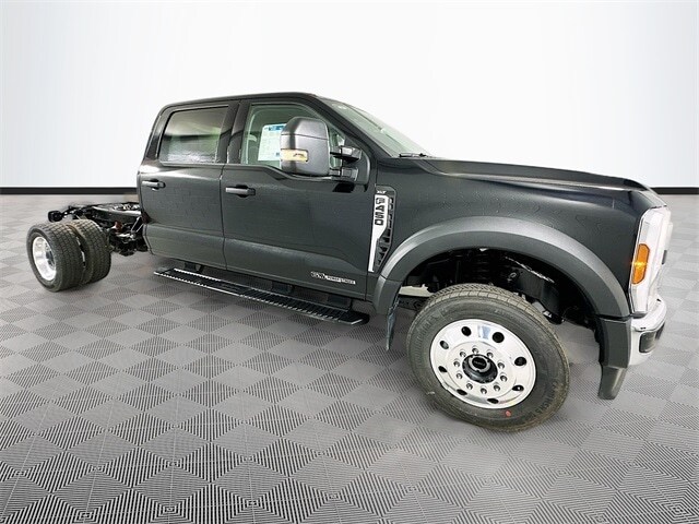 2026 Ford F-450 XLT photo 3