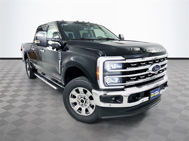2026 Ford F-250 Lariat photo 2
