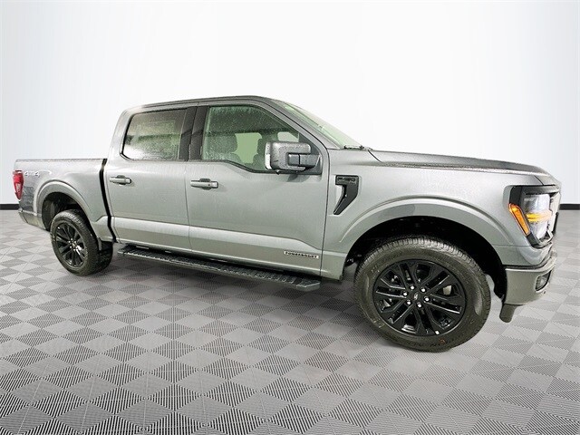 2025 Ford F-150 XLT photo 2