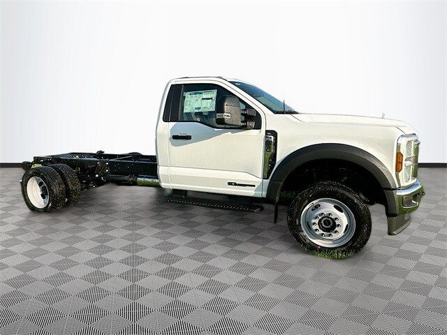 2025 Ford F-550 XL photo 3