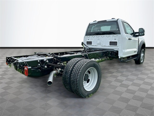 2025 Ford F-600 photo 4