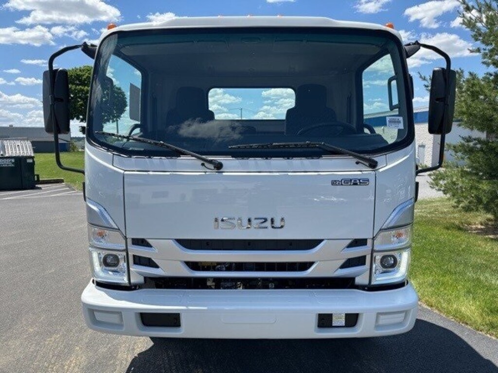 New 2025 Isuzu NPR