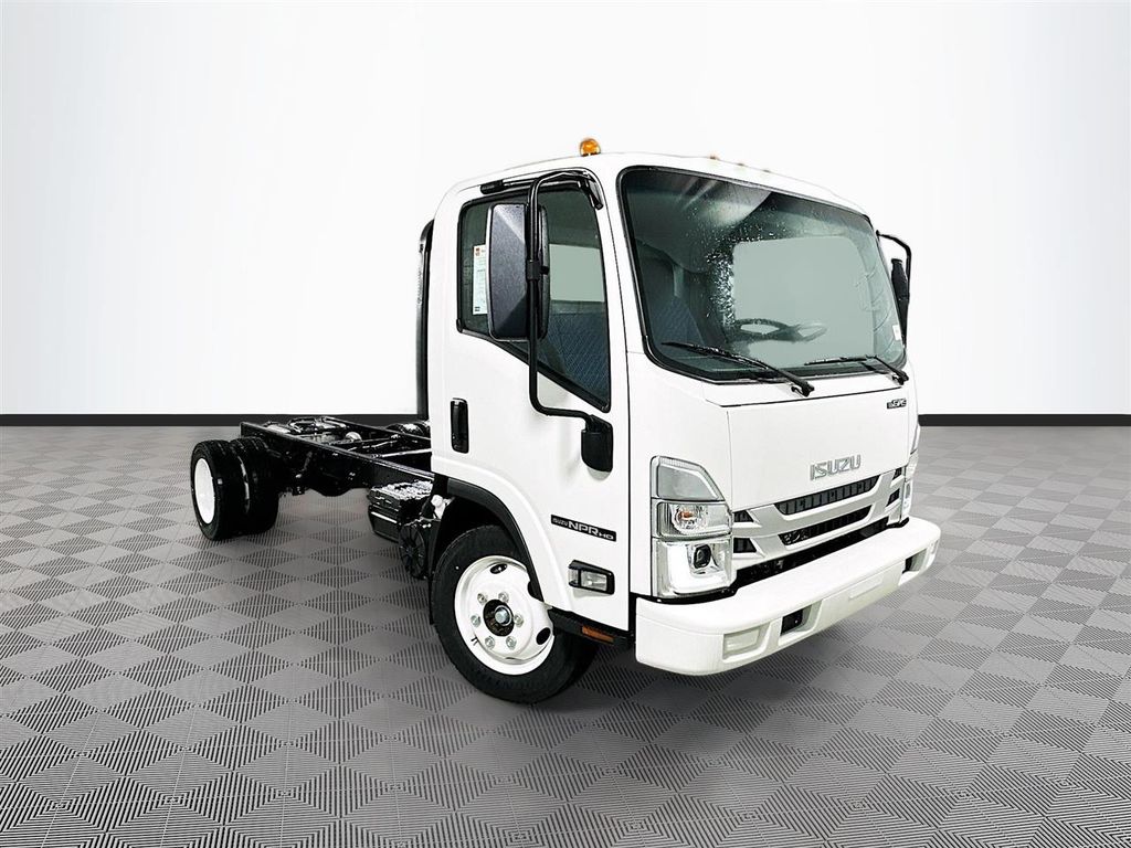 2026 Isuzu NPR's photo