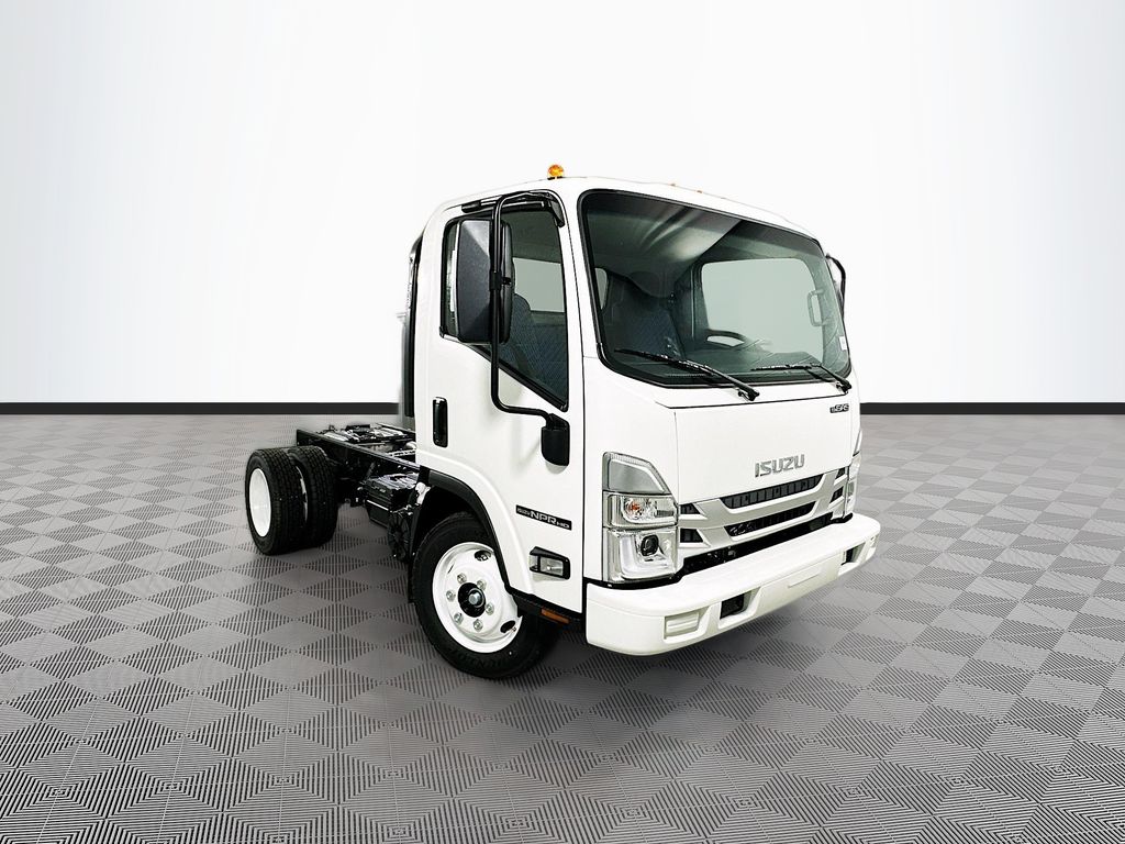 2026 Isuzu NPR's photo