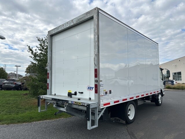 2025 Isuzu NPR/NPR-HD photo 4