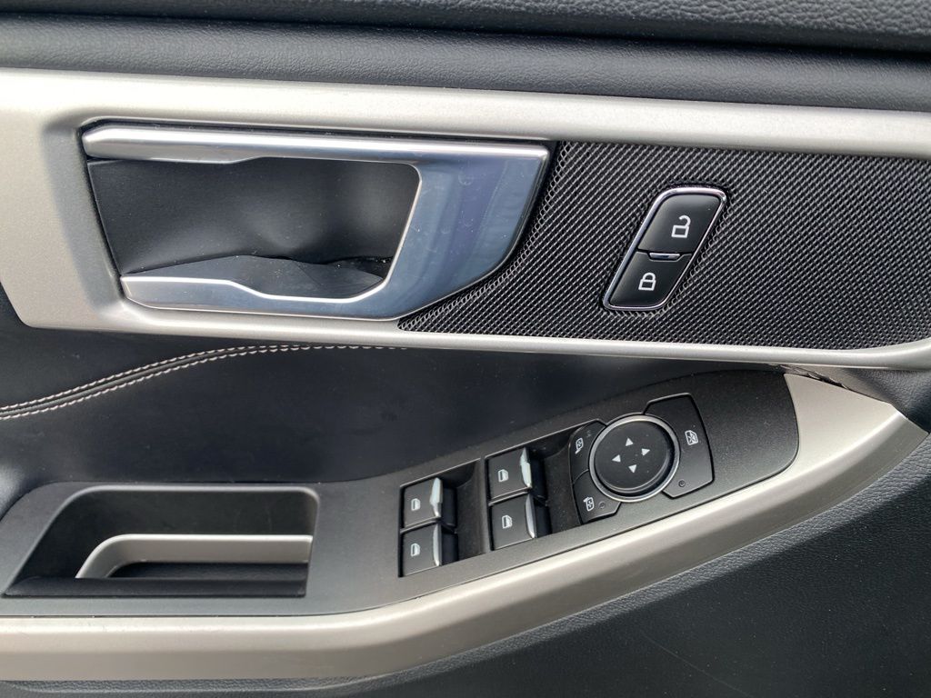 2022 Ford Explorer XLT - Photo 9