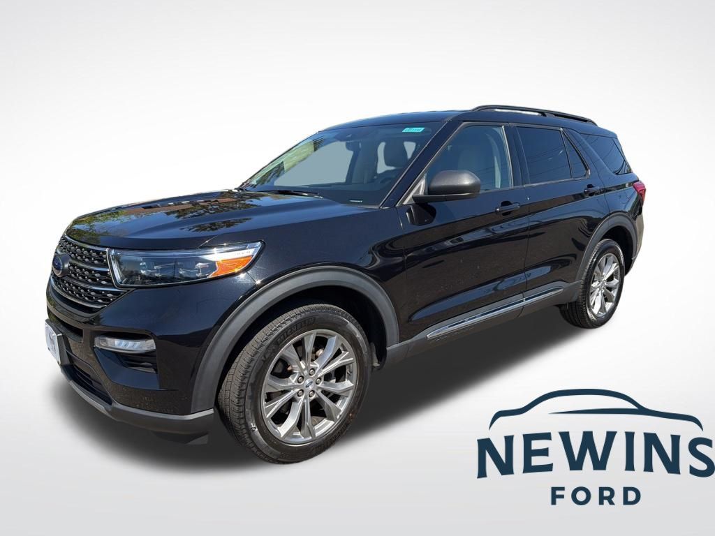 2022 Ford Explorer XLT 4WD's photo