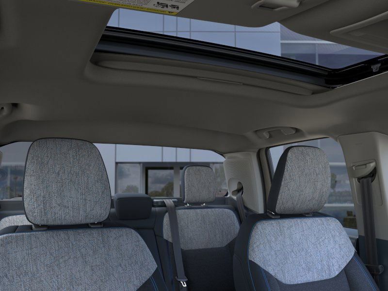 2025 Ford Maverick XLT - Photo 12