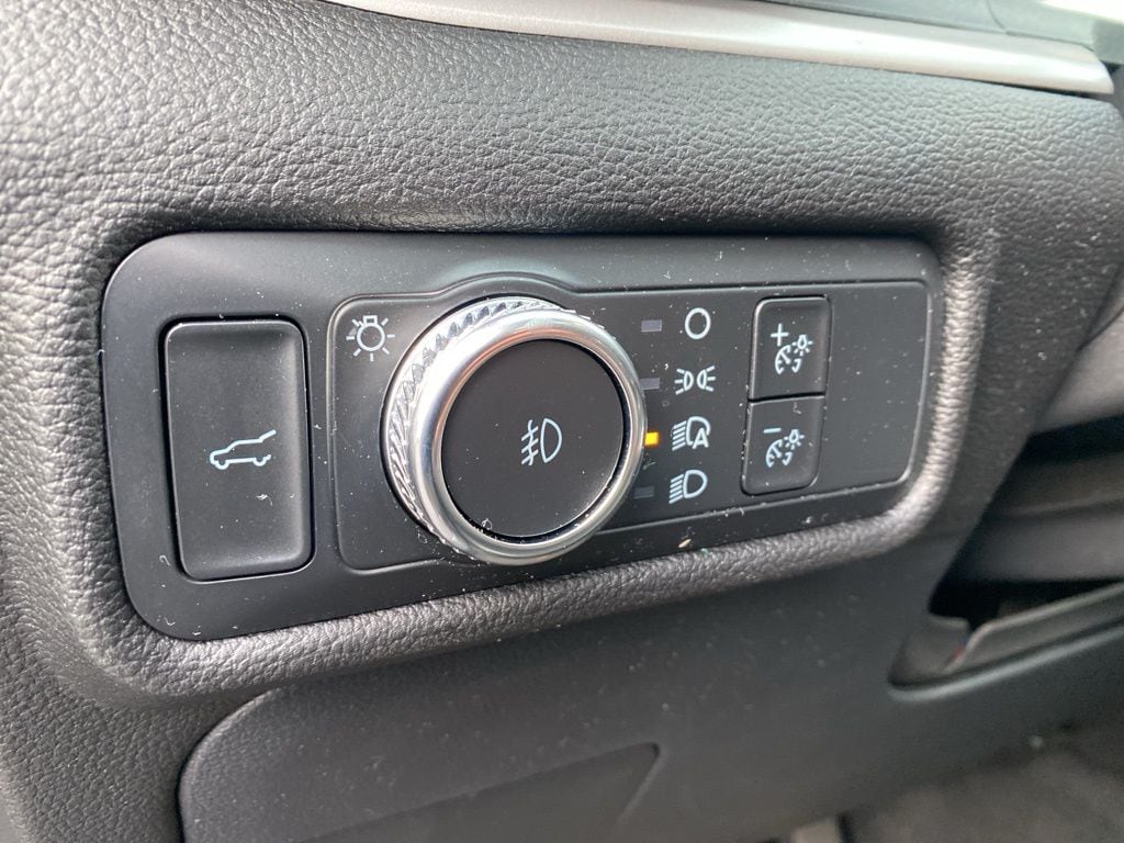 2022 Ford Explorer XLT - Photo 18