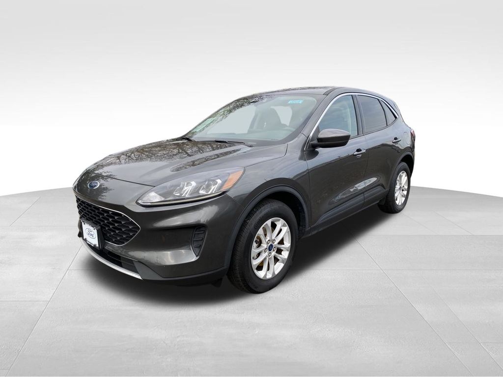 Used 2020 Ford Escape SE with VIN 1FMCU9G67LUC74496 for sale in Bay Shore, NY