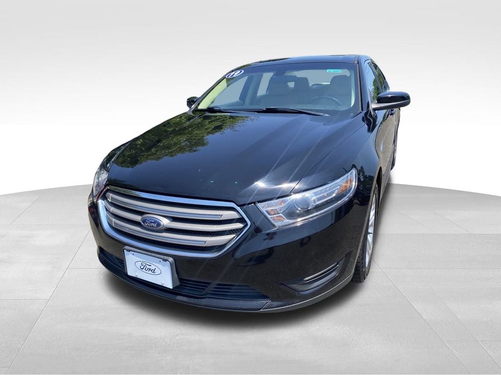 Used 2019 Ford Taurus SEL with VIN 1FAHP2H81KG100127 for sale in Bay Shore, NY