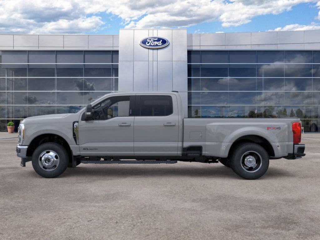 New 2026 Ford F-350 XLT Truck Crew Cab